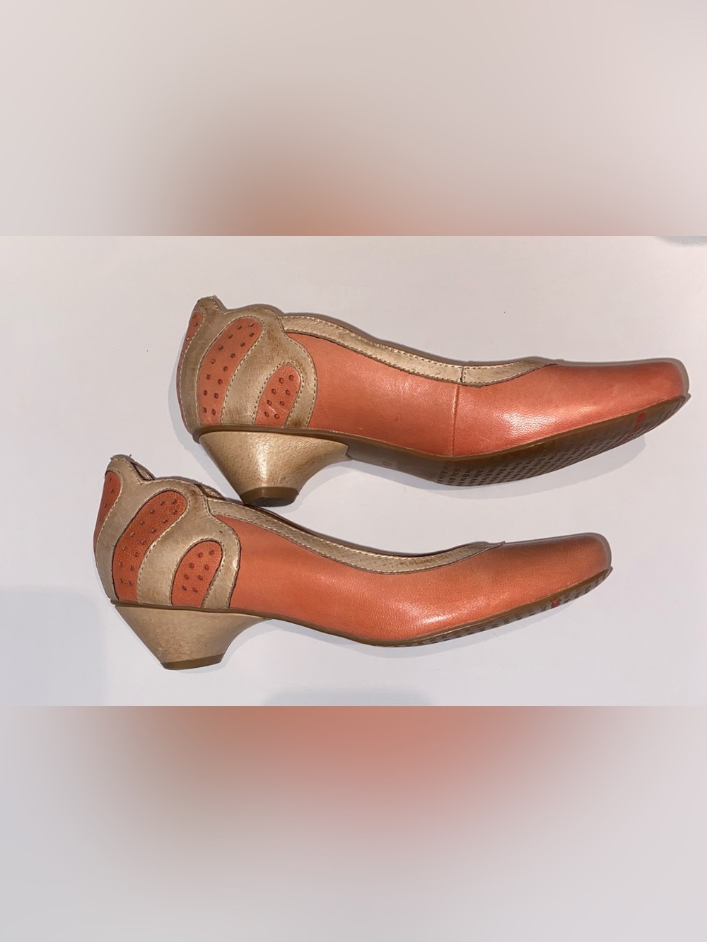 Miz Mooz Athena Coral and Tan Two-Tone Low Block Heel leather Pumps Size 7.5